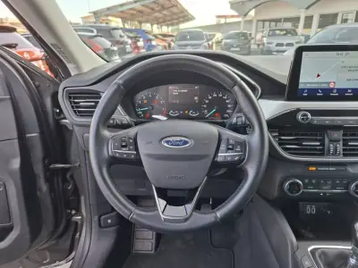 Ford Kuga 2021 - 21000 EUR, 59800 km - AUTO.MOTO.pt - 59800km - foto 15 de 36