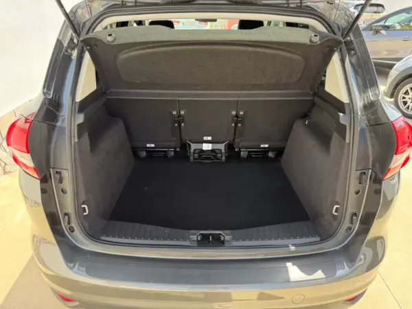 Ford C-Max 2016 - 11995 EUR, 185000 km - AUTO.MOTO.pt - 185000km - foto 23 de 26