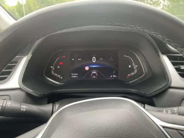 Renault Captur 2023 - 18490 EUR, 63000 km - AUTO.MOTO.pt - 63000km - foto 9 de 10