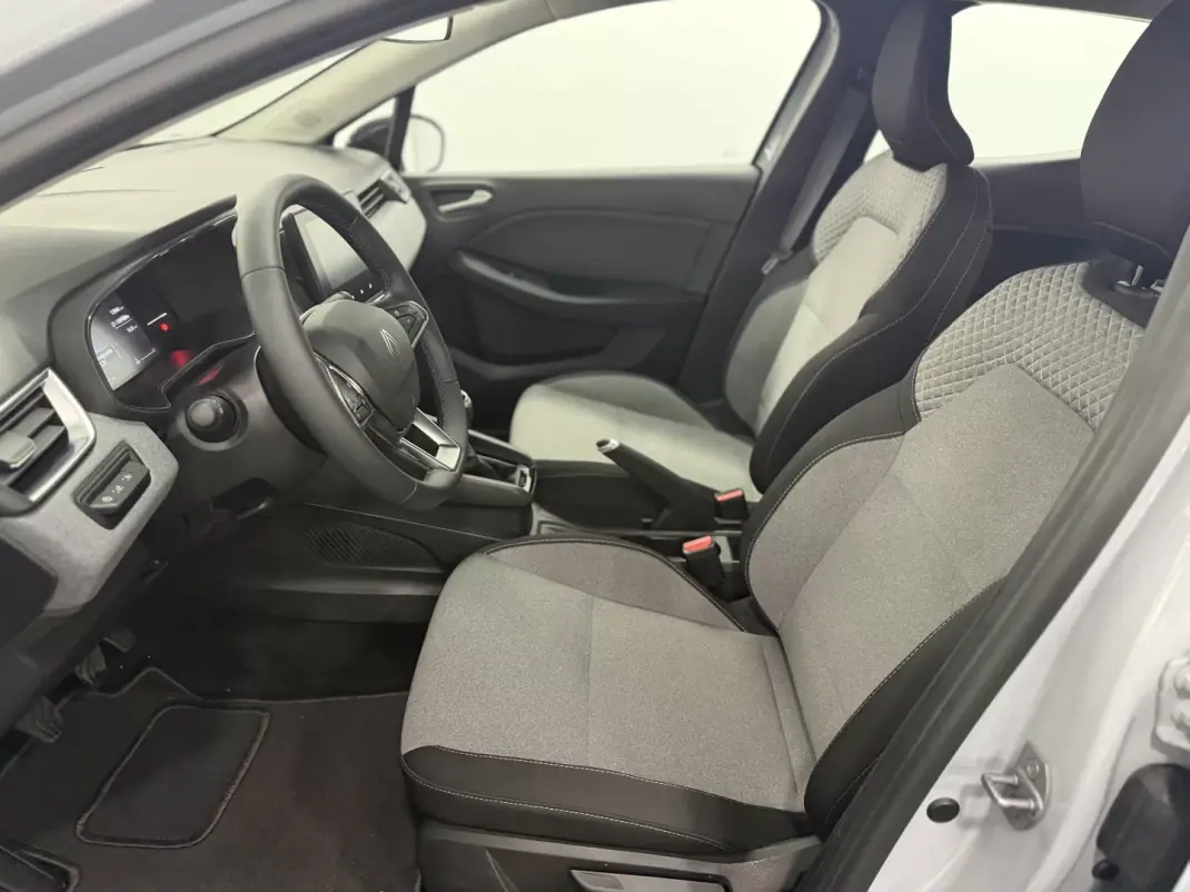 Renault Clio 2024 - 19500 EUR, 14000 km - AUTO.MOTO.pt - 14000km - foto 18 de 18