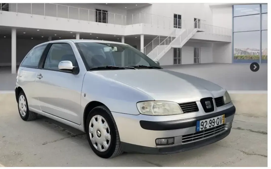 SEAT Ibiza 1999 - 3400 EUR, 259010 km - AUTO.MOTO.pt - 259010km - foto 2 de 4