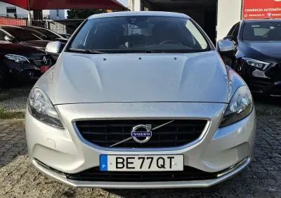 Volvo V40 2014 - 11500 EUR, 154200 km - AUTO.MOTO.pt - 154200km - foto 15 de 20