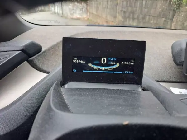 BMW i3 2018 - 17580 EUR, 93200 km - AUTO.MOTO.pt - 93200km - foto 28 de 28