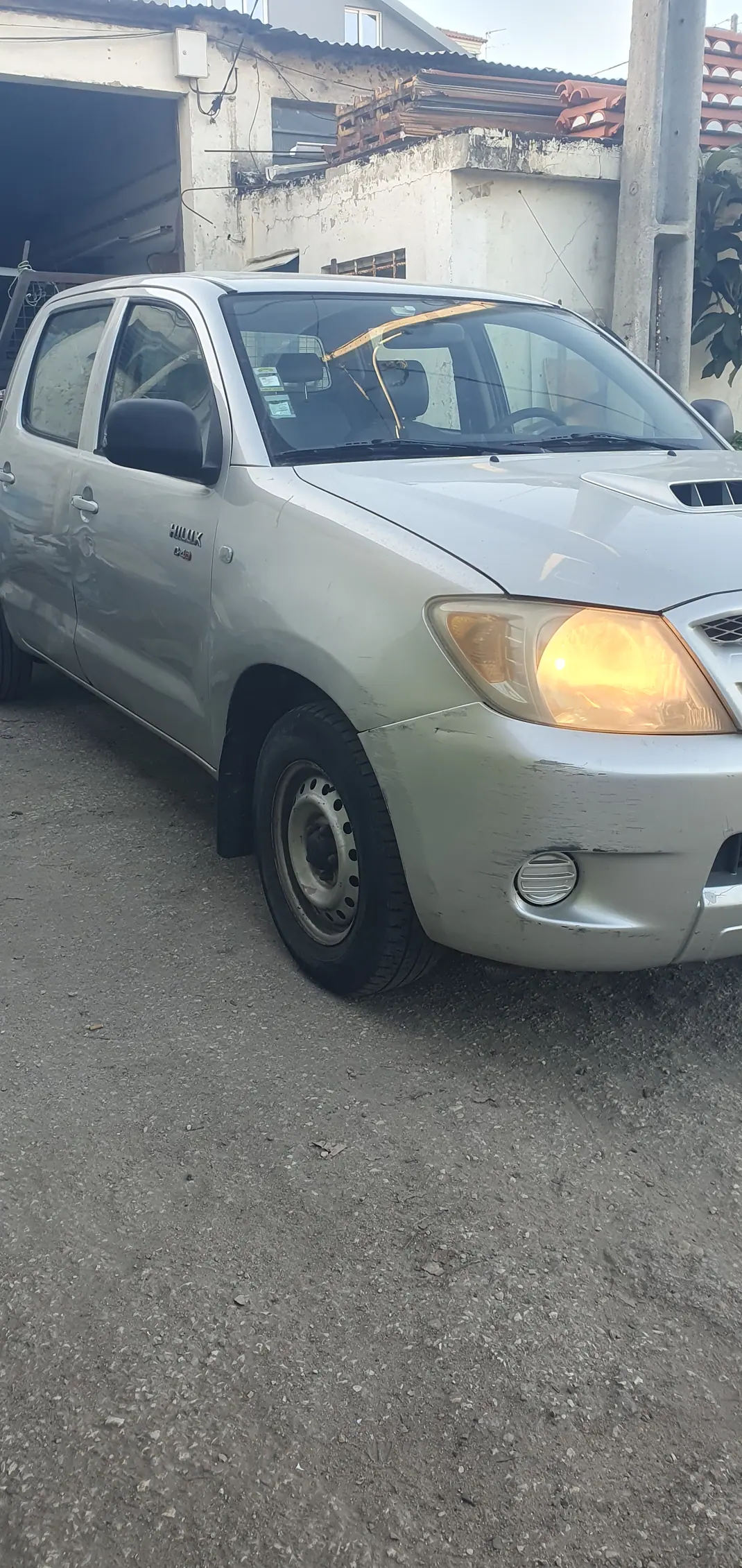 Toyota Hilux 4x4 2008 - 11350 EUR, 357592 km - AUTO.MOTO.pt - 357592km - foto 3 de 12