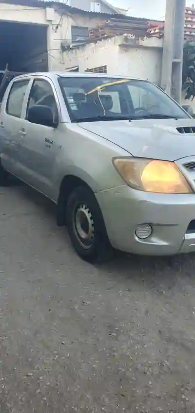 Toyota Hilux 4x4 2008 - 11350 EUR, 357592 km - AUTO.MOTO.pt - 357592km - foto 3 de 12