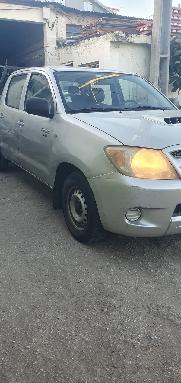 Toyota Hilux 4x4 2008 - 11350 EUR, 357592 km - AUTO.MOTO.pt - 357592km - foto 3 de 12