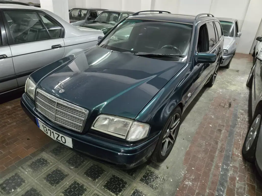 Mercedes-Benz C 250 1997 - 4500 EUR, 320000 km - AUTO.MOTO.pt - 320000km - foto 1 de 11