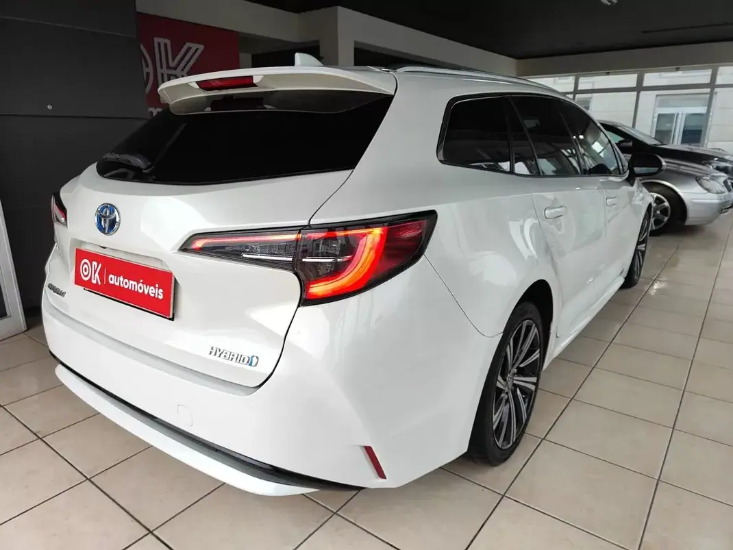 Toyota Corolla Touring Sports 2021 - 21950 EUR, 114000 km - AUTO.MOTO.pt - 114000km - foto 11 de 35