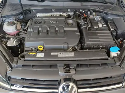Volkswagen Golf 2017 - 18900 EUR, 140802 km - AUTO.MOTO.pt - 140802km - foto 11 de 12