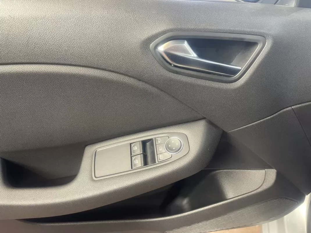 Renault Clio 2019 - 14480 EUR, 30000 km - AUTO.MOTO.pt - 30000km - foto 50 de 50