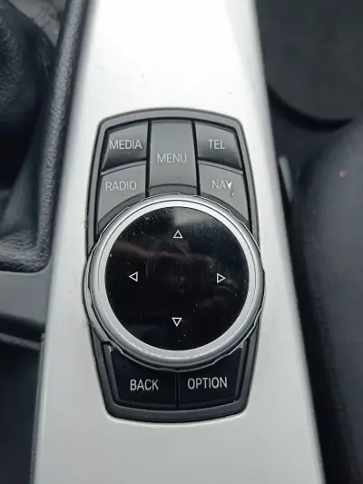 BMW 318 2012 - 12890 EUR, 205182 km - AUTO.MOTO.pt - 205182km - foto 12 de 23