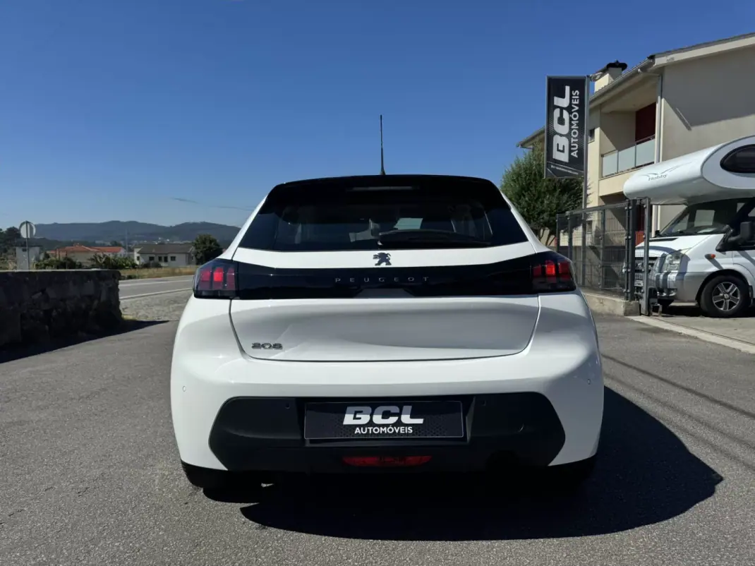 Peugeot 208 2023 - 14990 EUR, 140000 km - 140000km - foto 6 de 39