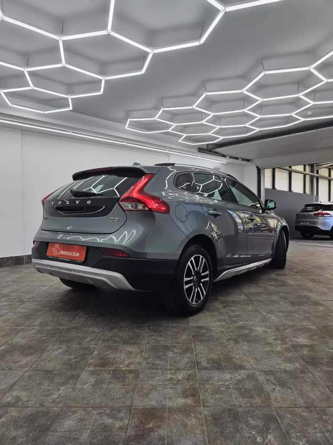 Volvo V40 Cross Country 2018 - 15000 EUR, 106816 km - 106816km - foto 30 de 40