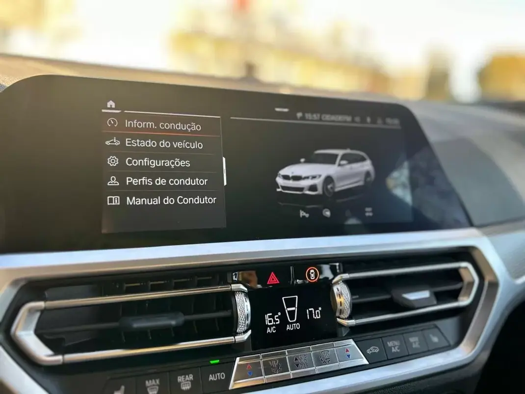 BMW 330 2019 - 30000 EUR, 206305 km - AUTO.MOTO.pt - 206305km - foto 35 de 43