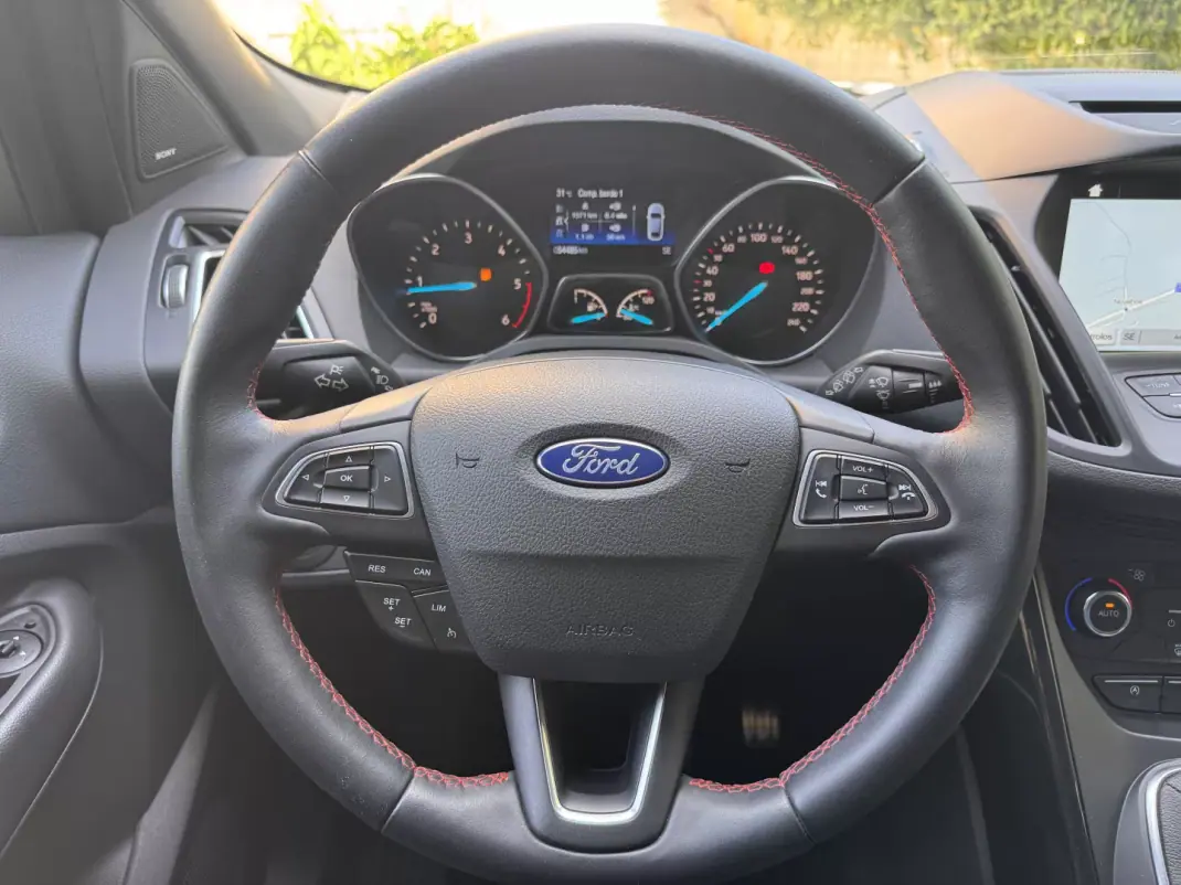 Ford Kuga 2018 - 16500 EUR, 54485 km - AUTO.MOTO.pt - 54485km - foto 10 de 25