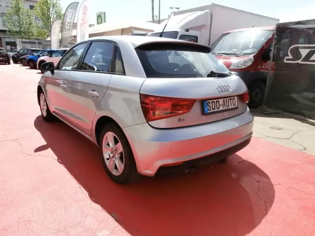 Audi A1 2016 - 12500 EUR, 191278 km - AUTO.MOTO.pt - 191278km - foto 10 de 31