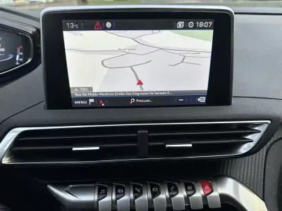 Peugeot 3008 2019 - 13900 EUR, 180000 km - AUTO.MOTO.pt - 180000km - foto 27 de 45
