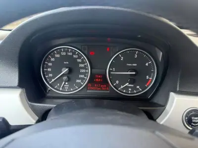 BMW 316 2010 - 8990 EUR, 215000 km - AUTO.MOTO.pt - 215000km - foto 20 de 27