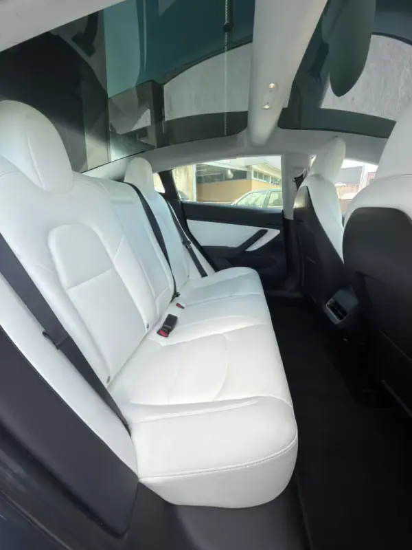 Tesla Model 3 2021 - 27000 EUR, 157593 km - 157593km - foto 15 de 18