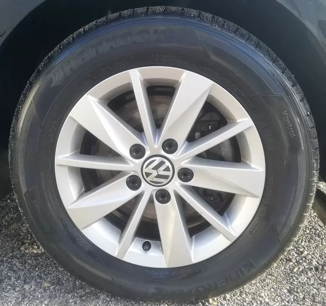 Volkswagen Golf 2013 - 11000 EUR, 240000 km - AUTO.MOTO.pt - 240000km - foto 20 de 21