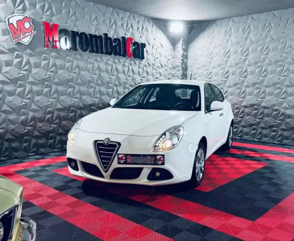 Alfa Romeo Giulietta 2012 - 13750 EUR, 119336 km - AUTO.MOTO.pt - 119336km - foto 3 de 35