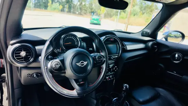 MINI 3 Portas 2017 - 14990 EUR, 95000 km - AUTO.MOTO.pt - 95000km - foto 11 de 32