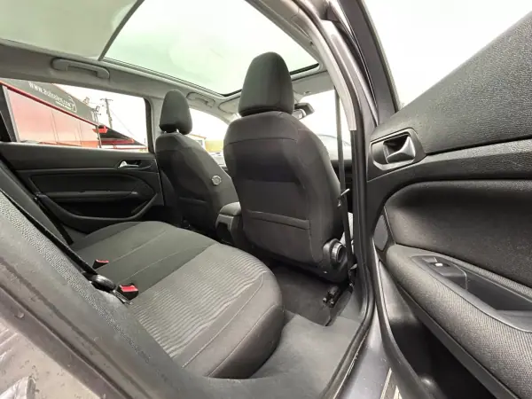 Peugeot 308 2015 - 10750 EUR, 210520 km - 210520km - foto 21 de 22