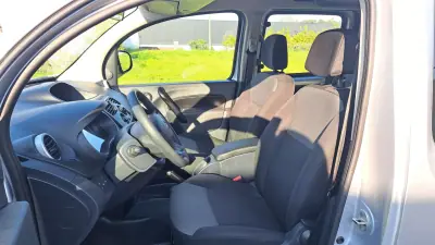 Renault 2019 - 19900 EUR, 100835 km - AUTO.MOTO.pt - 100835km - foto 2 de 28