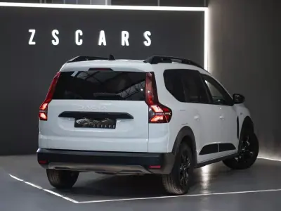 Dacia Jogger 2023 - 12490 EUR, 190000 km - AUTO.MOTO.pt - 190000km - foto 4 de 22