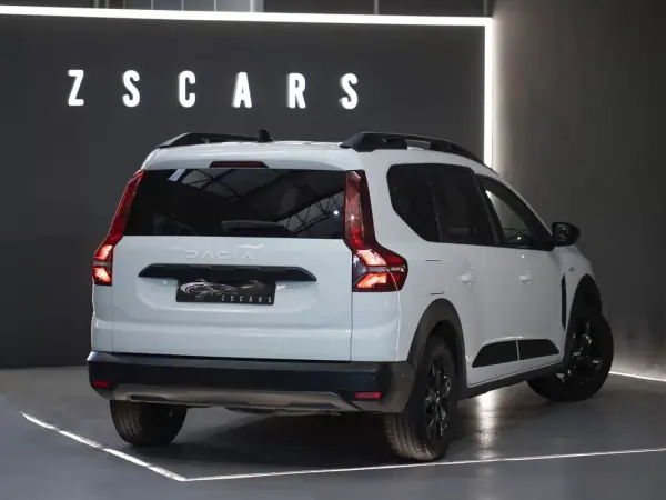 Dacia Jogger 2023 - 12490 EUR, 190000 km - AUTO.MOTO.pt - 190000km - foto 4 de 22