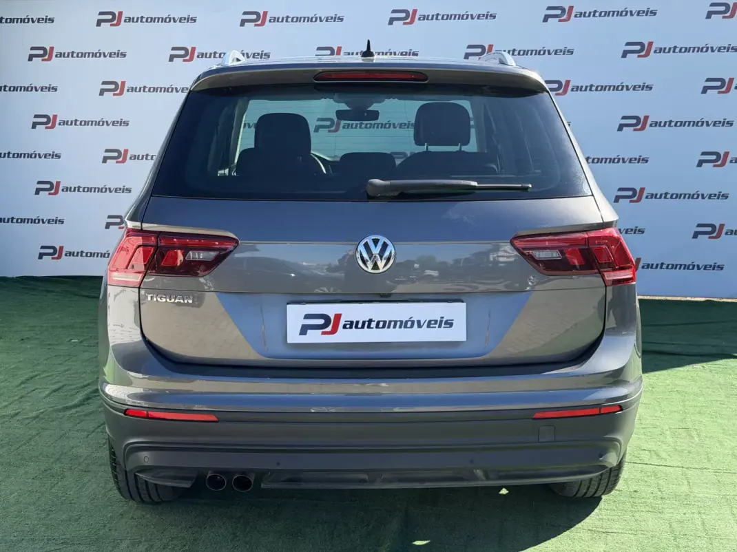 Volkswagen Tiguan 2018 - 18750 EUR, 170392 km - AUTO.MOTO.pt - 170392km - foto 7 de 21