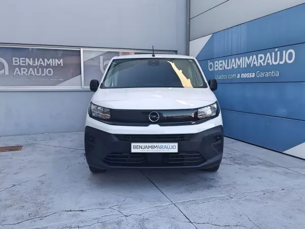 Opel COMBO 2025 - 19750 EUR, 11997 km - AUTO.MOTO.pt - 11997km - foto 3 de 21