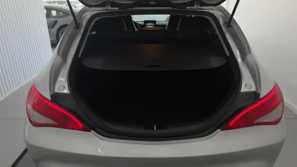 Mercedes-Benz CLA 180 2016 - 16990 EUR, 142457 km - AUTO.MOTO.pt - 142457km - foto 10 de 26