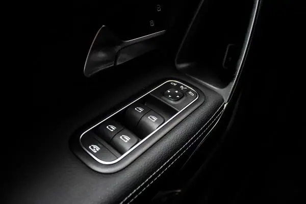 Mercedes-Benz CLA 180 2024 - 33990 EUR, 28922 km - AUTO.MOTO.pt - 28922km - foto 17 de 40