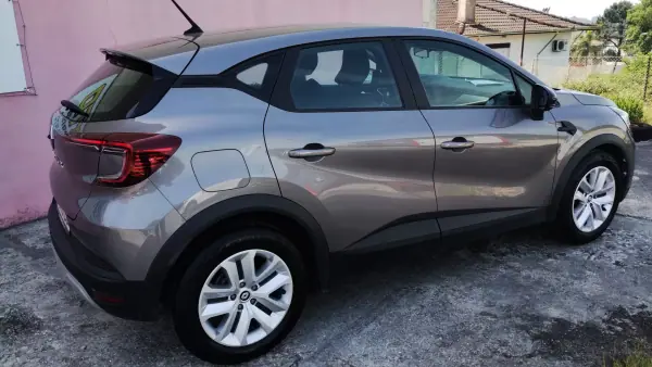 Renault Captur 2022 - 15950 EUR, 77000 km - AUTO.MOTO.pt - 77000km - foto 4 de 42