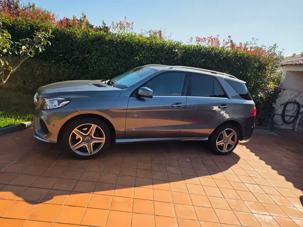 Mercedes-Benz GLE 250 2017 — foto 2 de 10
