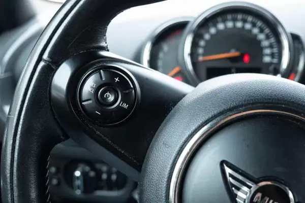 MINI Clubman 2018 - 17800 EUR, 123000 km - AUTO.MOTO.pt - 123000km - foto 17 de 24