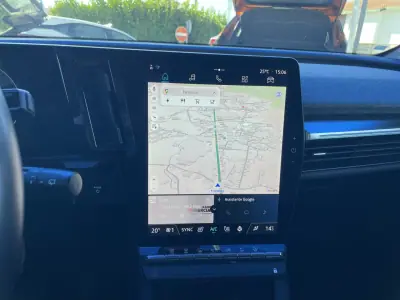 Renault Mégane E-Tech 2022 — photo 5 of 42