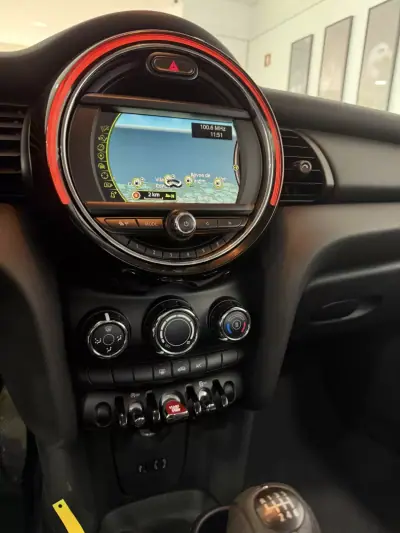 MINI Cooper 2016 - 15000 EUR, 90000 km - AUTO.MOTO.pt - 90000km - foto 10 de 12