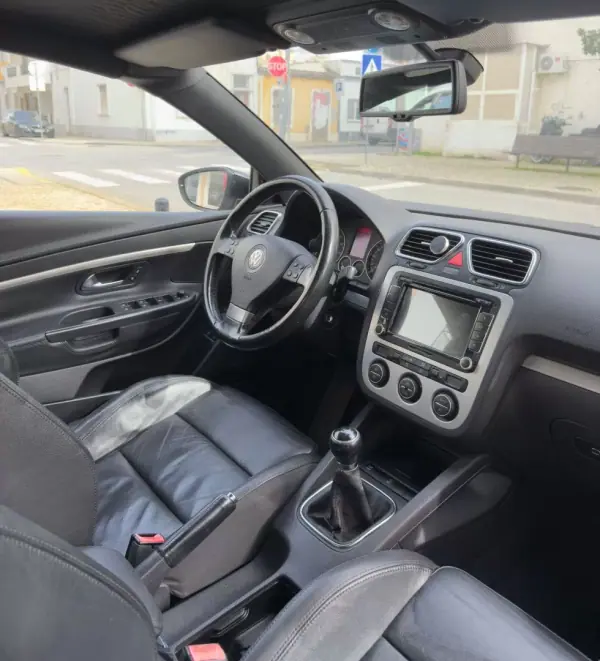 Volkswagen EOS 2009 - 11250 EUR, 120000 km - AUTO.MOTO.pt - 120000km - foto 10 de 11