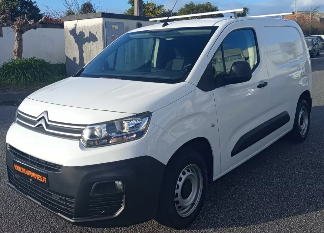 Citroën Berlingo 2019 - 11490 EUR, 48700 km - AUTO.MOTO.pt - 48700km - foto 1 de 15