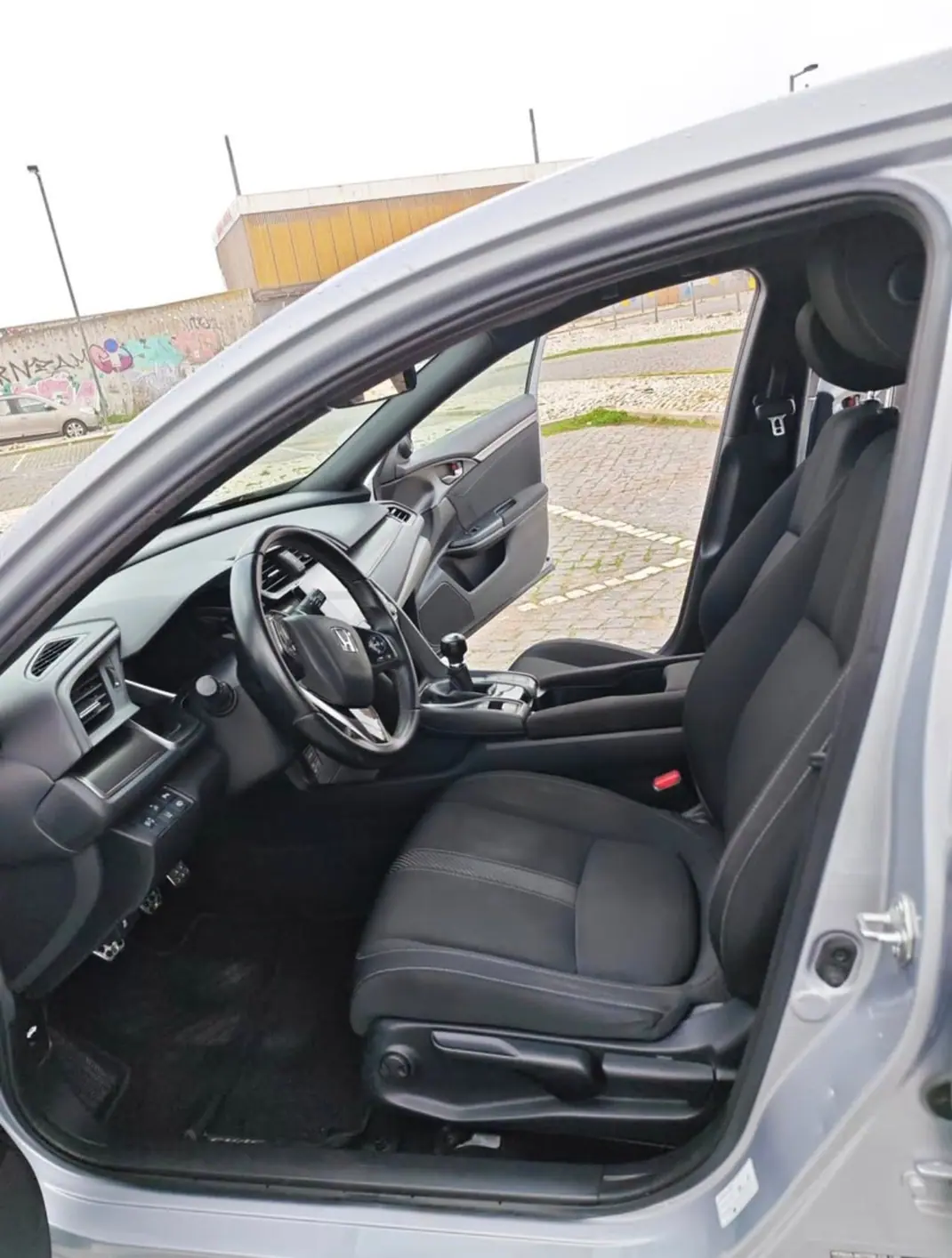 Honda Civic 2018 - 16700 EUR, 119000 km - 119000km - foto 9 de 15