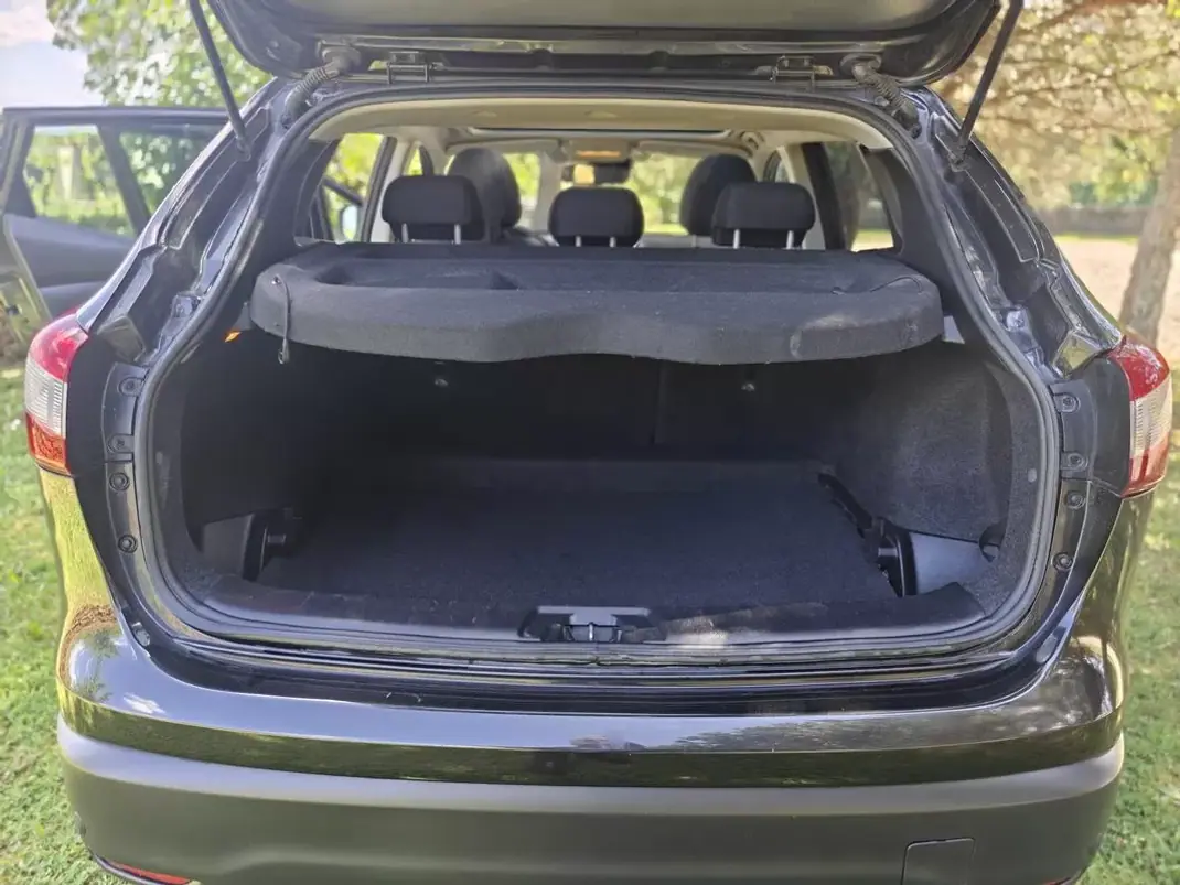 Nissan Qashqai 2016 - 13490 EUR, 159600 km - AUTO.MOTO.pt - 159600km - foto 15 de 39