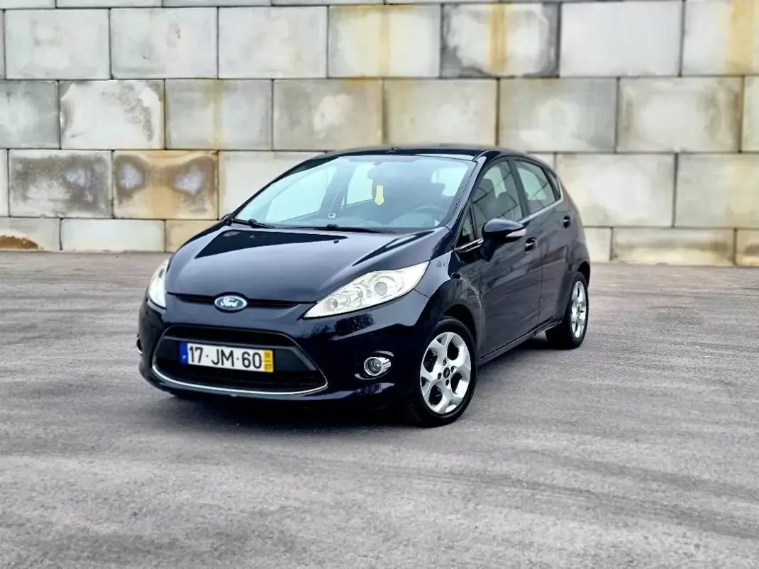 Ford Fiesta 2010 - 5900 EUR, 128980 km - AUTO.MOTO.pt - 128980km - foto 1 de 6