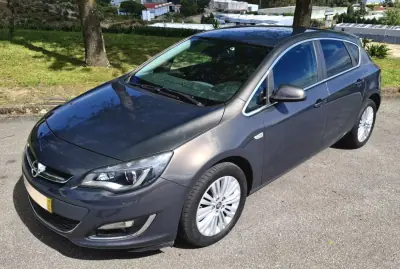 Opel Astra 2015 - 11500 EUR, 115000 km - AUTO.MOTO.pt - 115000km - foto 3 de 12