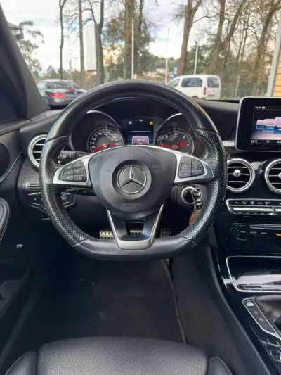 Mercedes-Benz C 200 2017 - 22500 EUR, 214300 km - AUTO.MOTO.pt - 214300km - foto 8 de 15