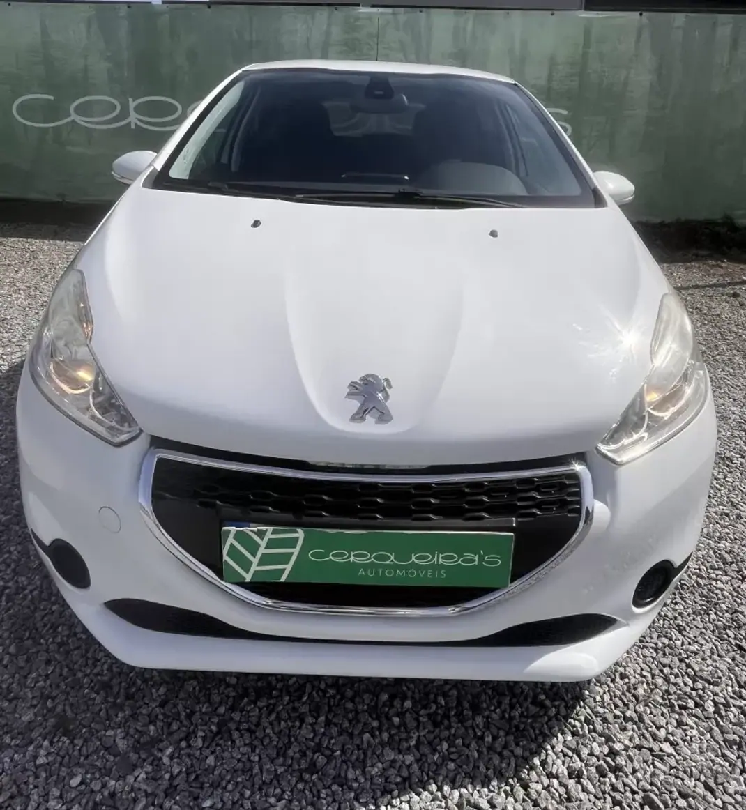 Peugeot 208 2015 - 7250 EUR, 84100 km - AUTO.MOTO.pt - 84100km - foto 19 de 19