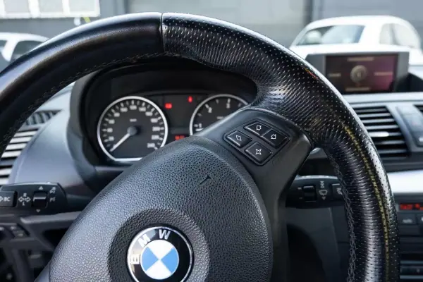 BMW 118 2008 - 9999 EUR, 189055 km - AUTO.MOTO.pt - 189055km - foto 14 de 18