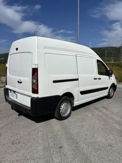 Fiat Scudo 2008 - 8900 EUR, 262000 km - AUTO.MOTO.pt - 262000km - foto 2 de 8