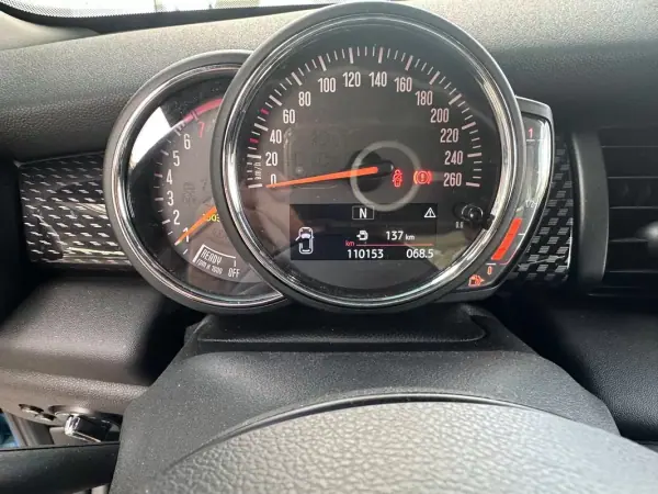 MINI Cooper 2018 - 22900 EUR, 110452 km - AUTO.MOTO.pt - 110452km - foto 24 de 26